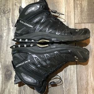 Solomon Gortex hiking boots size 8.5